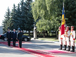 Președintele Nicolae Timofti a participat la ceremonia dedicată aniversării a 23 de ani de la crearea Armatei Naționale