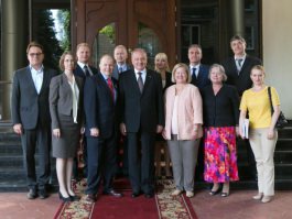 Președintele Republicii Moldova, Nicolae Timofti, i-a înmânat „Ordinul de Onoare” ambasadorului SUA, William Henry Moser