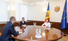 Președinta Maia Sandu a discutat cu ambasadorul UE în Republica Moldova, Jānis Mažeiks