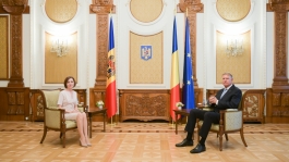 Președinta Maia Sandu a discutat despre asigurarea securității energetice a țării cu omologul său român, Klaus Iohannis