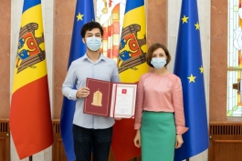 Președinta Maia Sandu le-a înmânat diplome de onoare elevilor olimpici