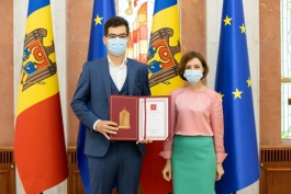 Președinta Maia Sandu le-a înmânat diplome de onoare elevilor olimpici