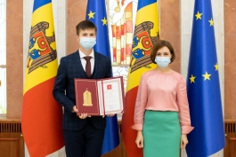 Președinta Maia Sandu le-a înmânat diplome de onoare elevilor olimpici