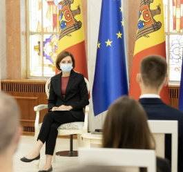 Președinta Maia Sandu, de Ziua Internațională a Tineretului: „Vă îndemn să aveți încredere în capacitatea voastră de a reuși prin muncă onestă și de a contribui la binele comun”