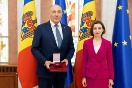 Ambasadorul Lituaniei, decorat cu „Ordinul de Onoare” de șefa statului