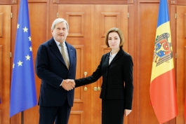 Președinta Maia Sandu, după discuția cu Comisarul Johannes Hahn: „Avem nevoie de ajutorul partenerilor noștri europeni pentru a face față provocărilor fără de precedent prin care trecem”