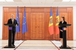 Președinta Maia Sandu, după discuția cu Comisarul Johannes Hahn: „Avem nevoie de ajutorul partenerilor noștri europeni pentru a face față provocărilor fără de precedent prin care trecem”