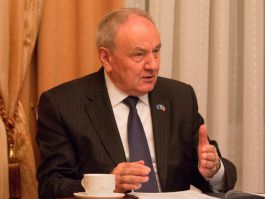 Moldovan president signs decree reconfirming four judges in office