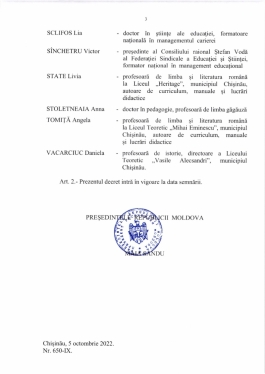 Președinta Maia Sandu, cu prilejul Zilei Profesorului: „Sunteți acei care își învață discipolii să fie onești, uniți și solidari, să respecte munca și să-și iubească țara, și prin asta modelează viitorul Moldovei”