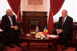 Moldovan president receives accreditation letters from four ambassadors