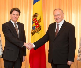 Moldovan president receives accreditation letters from four ambassadors