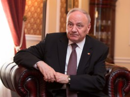 Moldovan president receives accreditation letters from four ambassadors