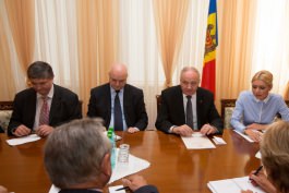 President Nicolae Timofti meets French senators