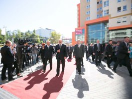 Moldovan, Belarusian presidents attend inauguration of shopping centre in Chisinau