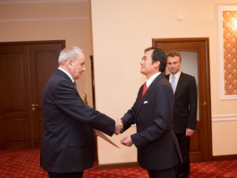 Moldova president receives accreditation letters from Slovenian, Vietnamese ambassadors