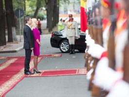 Moldova president receives accreditation letters from Slovenian, Vietnamese ambassadors