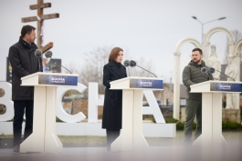 President Maia Sandu, together with President Zelenskyy and other heads of state and government, commemorated the victims of Bucea