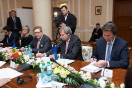 Moldovan president, EU commissioner tackle adjusting economy to European standards