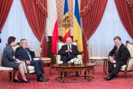 Președintele Poloniei, Bronisław Komorowski, și președintele Ucrainei, Petro Poroșenko, efectuează o vizită oficială comună în Republica Moldova