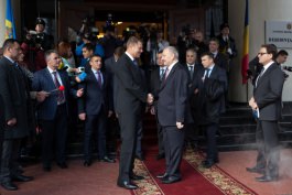 Moldovan head of state meets Romanian president-elect