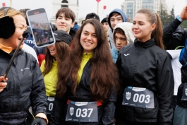 Președinta Maia Sandu a participat la startul primului ultramaraton organizat „Rubicon 2024 Chișinău-București”