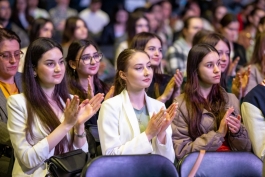 «Будь ЗА! Выбери профессию учителя!» - призыв властей к учащимся, оканчивающим школу в этом году