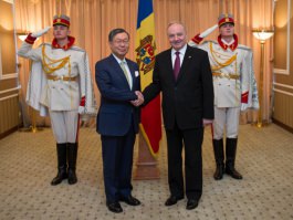 Moldovan president receives accreditation letters from three ambassadors