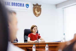 President Maia Sandu discussed with the people from Chetrosu village and the local authorities from Drochia district