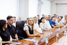 President Maia Sandu discussed with the people from Chetrosu village and the local authorities from Drochia district