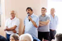 President Maia Sandu discussed with the people from Chetrosu village and the local authorities from Drochia district