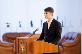 The head of state congratulated the graduates who obtained 10 out of 10 in the baccalaureate exams and awarded them the President's Diploma of the Republic of Moldova