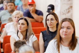 President Maia Sandu had a meeting with people from the villages of Mărculești and Izvoare in the Florești district