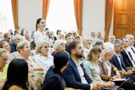 Президент Майя Санду на встрече с жителями города Яловень: «Шаг за шагом мы добиваемся побед, которые в совокупности означают огромный скачок в развитии нашей страны»