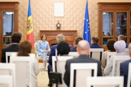 Președinta Maia Sandu a discutat cu reprezentanții sindicatelor și patronatelor despre modernizarea Republicii Moldova, în procesul de aderare la UE 