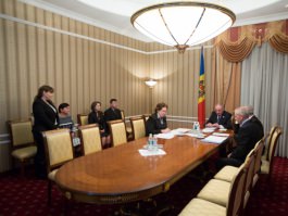 Moldovan president signs decrees appointing eight magistrates