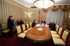 Moldovan president signs decrees appointing eight magistrates