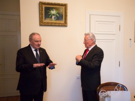 Moldovan head of state congratulates former president on birthday