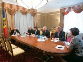 Moldovan president signs decrees appointing eight magistrates