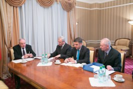 Moldovan president signs decrees appointing eight magistrates