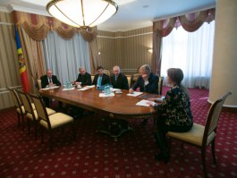 Moldovan president signs decrees appointing eight magistrates