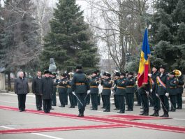 Президент Николае Тимофти представил нового министра обороны Виорела Чиботару офицерам и работникам ведомства