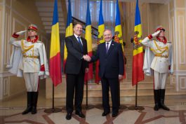 Moldovan president meets Romanian counterpart