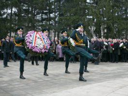 President Nicolae Timofti attends events dedicated to Remembrance Day