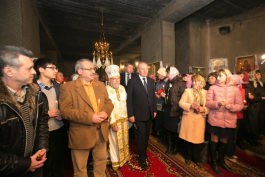 Moldovan president attends Easter mass