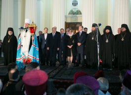 Moldovan president attends Easter mass