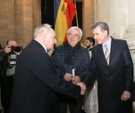 Moldovan president attends Easter mass