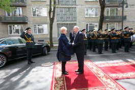 Lithuanian president pays official visit to Moldova