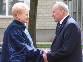 Lithuanian president pays official visit to Moldova