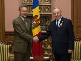 Moldovan president meets Romanian envoy