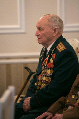 President Nicolae Timofti hands commemorative medal “The 70th anniversary of the victory over fascism in the World War II” to veterans